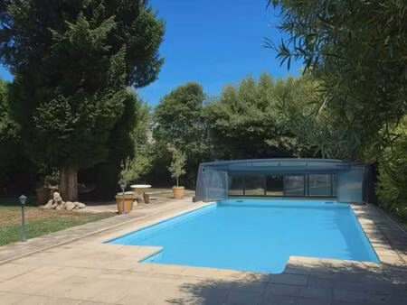 ensemble immobilier 2 maisons avec piscine et garages