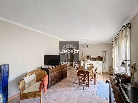 appartement salon de provence 4 pièce(s) 75 03 m2