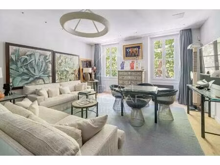 centre-ville  à deux pas de la place des lices - appartement avec studio attenant