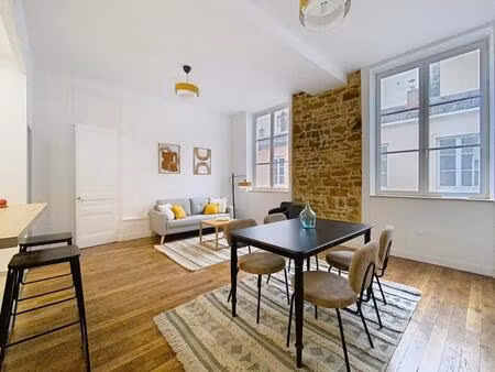 t3 rénové alliant charme de l’ancien et confort moderne