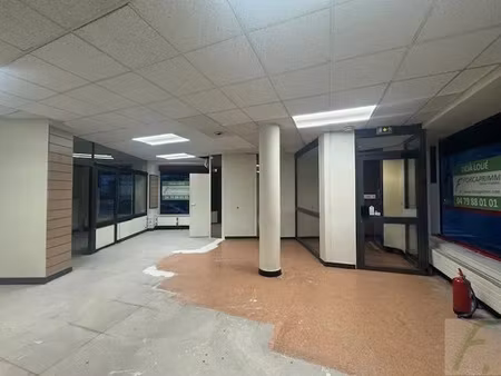 vente commerce 110 m² chambéry (73000)