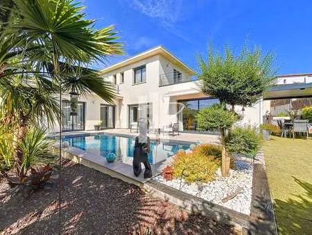 maison de luxe à vendre à fréjus : 1 340 000 € | 172m²
