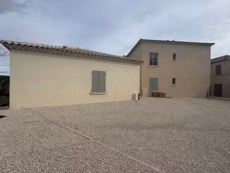 location appartement 2 pièces 45m² pourrieres 83910