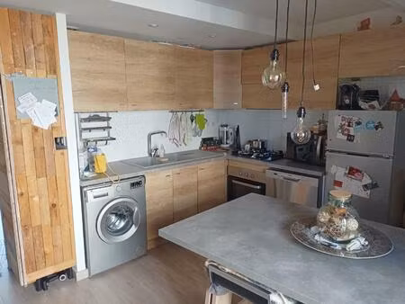 location appartement 3 pièces 45m² rougiers 83170