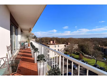 vente appartement 4 pièces  101.00m²  le mesnil