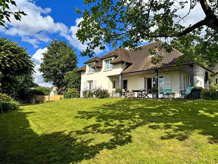 vente maison 8 pièces  194.00m²  montigny