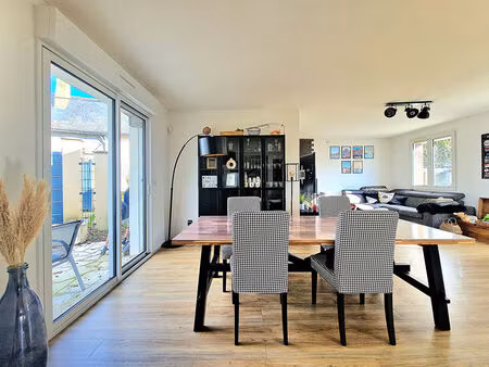 vente maison 6 pièces  130.00m²  châteauneuf