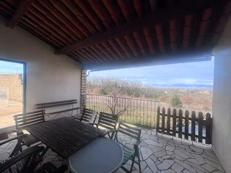 maison de plain-pied avec piscine et terrain de plus d'1 hectare  secteur barjac