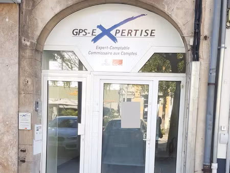 location local commercial 11m² cambrai 59400