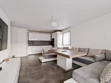 spacieux 4 pièces avec jardin et parking à trappes