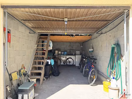 gruissan - rive droite -garage de 18m² avec eau et électricit?