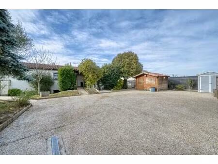 charmante maison 4 pièces avec jardin à saintes