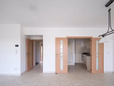 appartement met 3 slaapkamers  aangenaam terras en autostaanplaats met prachtig en open zi