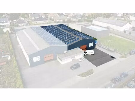grote loods (800 m²) met diverse mogelijkheden in een industriezone.