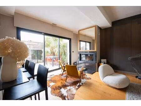 architecture bordelaise valorisée- 2018 - maison en pierre surélevée avec garage et...