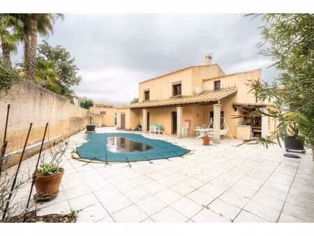 maison de 7 pièces de 142 m² à pézenas