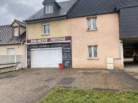 location local commercial 136m²