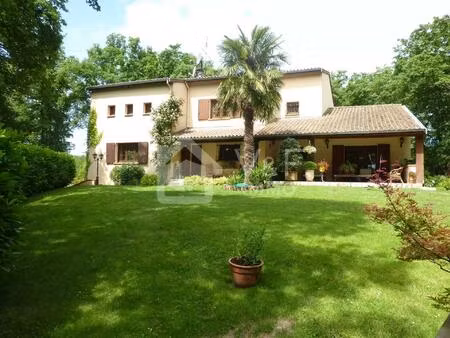 proche auterive  belle maison de 270m² vue pyrénées