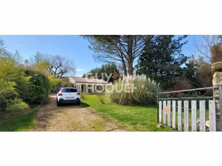 mormoiron  maison plain pied de 126 m² - 3 chambres - terrain clos paysagé et constructibl