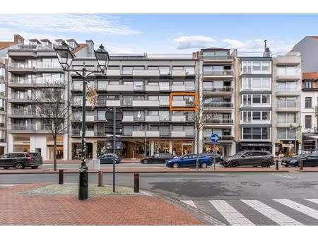 appartement te koop in knokke-heist met 2 slaapkamers