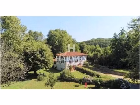 harmon a vendre : propriété de caractère – moulin authentique avec droit d’eau – saint-pée