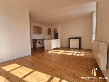 location appartement 3 pièces 46m² fontenay le comte 85200