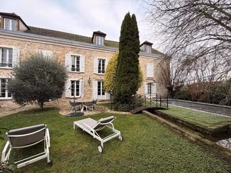 maison 10 pièces de 500 m² avec piscine à maincy
