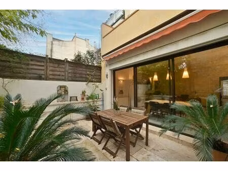 maison élégante avec terrasse au cœur d'avignon