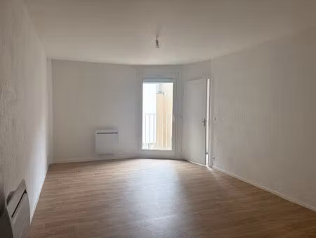 location appartement 3 pièces 61 m² à la châtre (36400)