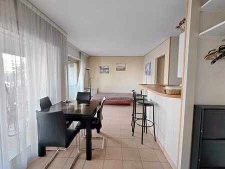 juan les pins 2 pieces meuble proche plage et comerce