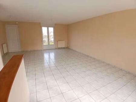 location maison à saint-baudelle (53100) : à louer / 85m² saint-baudelle