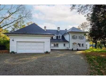 villa de standing 5 chambres/5 sdb de 550m² -terrain 37ares!