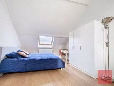 charmant studio idéalement situé près de la gare de la hulp…