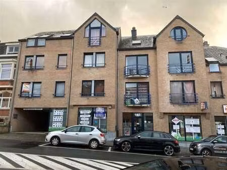 bel appartement avec jardin commun