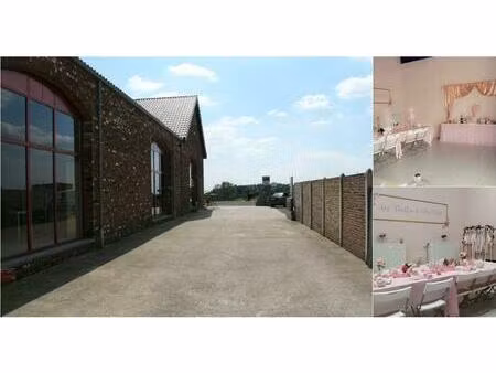 surface commerciale à louer à st hubert 22 fayt-lez-manage (vwd16659)