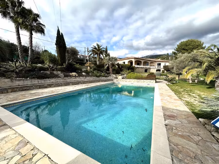 belle villa située à ollioules  quartier faveyrolles