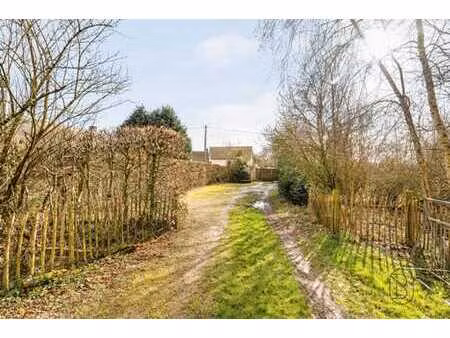 commerce + habitation idéalement située à saint-sauveur!