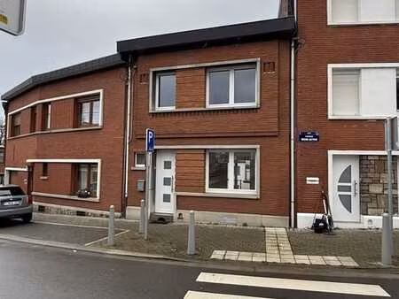 jolie petite maison familiale restaurée