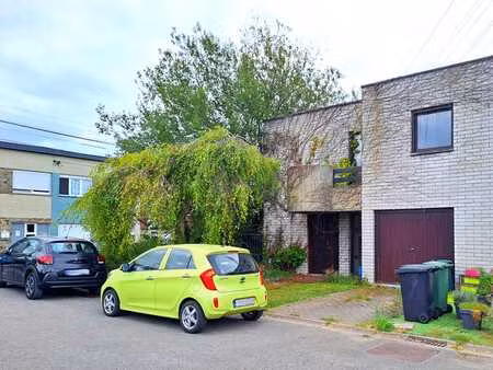belle et bonne maison 3 façades avec jardin et garage