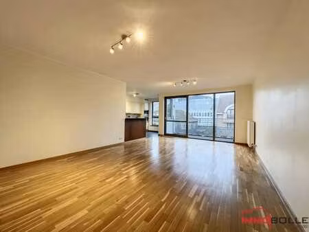 delta/invalides - appart. 2ch + terrasse + poss. parking