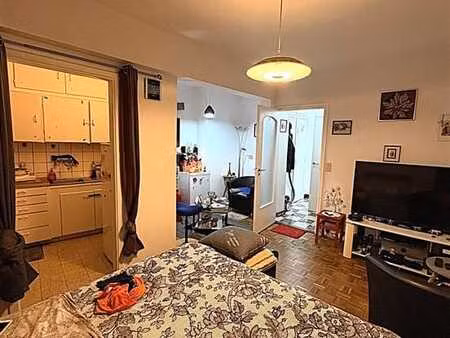 top situation. studio 36m² à rafraichir.