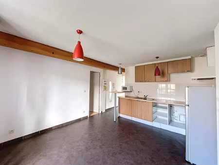 location appartement 2 pièces 31 m² à champeix (63320)