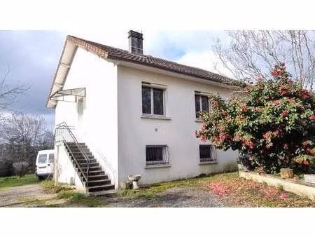 proche commerces  vue dégagée