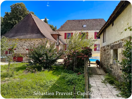 dpt dordogne (24)  à vendre 11 pièces proche thiviers (24) propriété de 325 m²  terrain 22