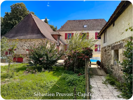 dpt dordogne (24)  à vendre 11 pièces proche thiviers (24) propriété p11 325m2  terrain 22