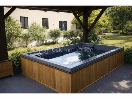 propriete 280m² + 2 studios loués 1 100€/mois – piscine – terrain clôturé arboré 2 200m² –