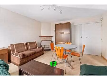 appartement d'une chambre à coucher dans une petite résiden…