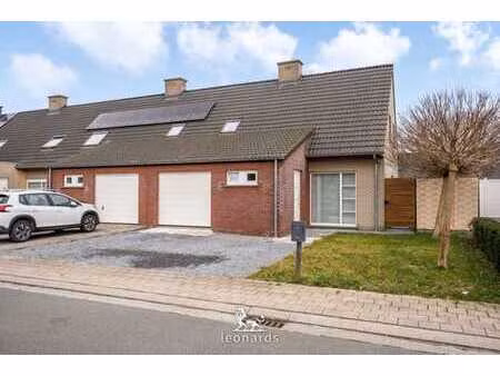 maison familiale lumineuse avec 3 chambres et grand jardin