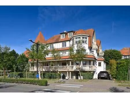 bel appartement de coin + terrasse  à deux pas de la place a