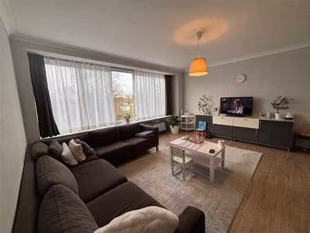 ruim appartement met twee slaapkamers en terras